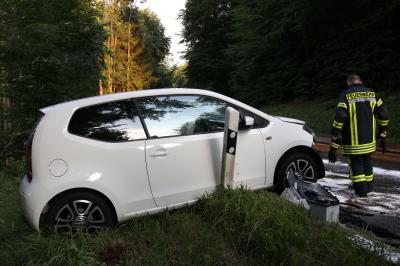 Schorndorf: Toedlicher Motorradunfall auf der l1147 - Motorradfahrer prallt frontal in Auto